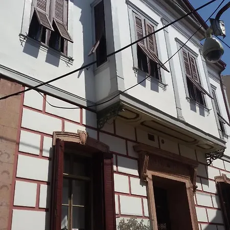 Πανσιόν Bonjour 2*