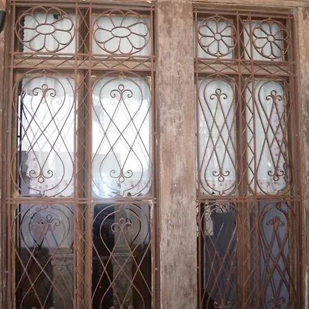 Bonjour Πανσιόν 2*